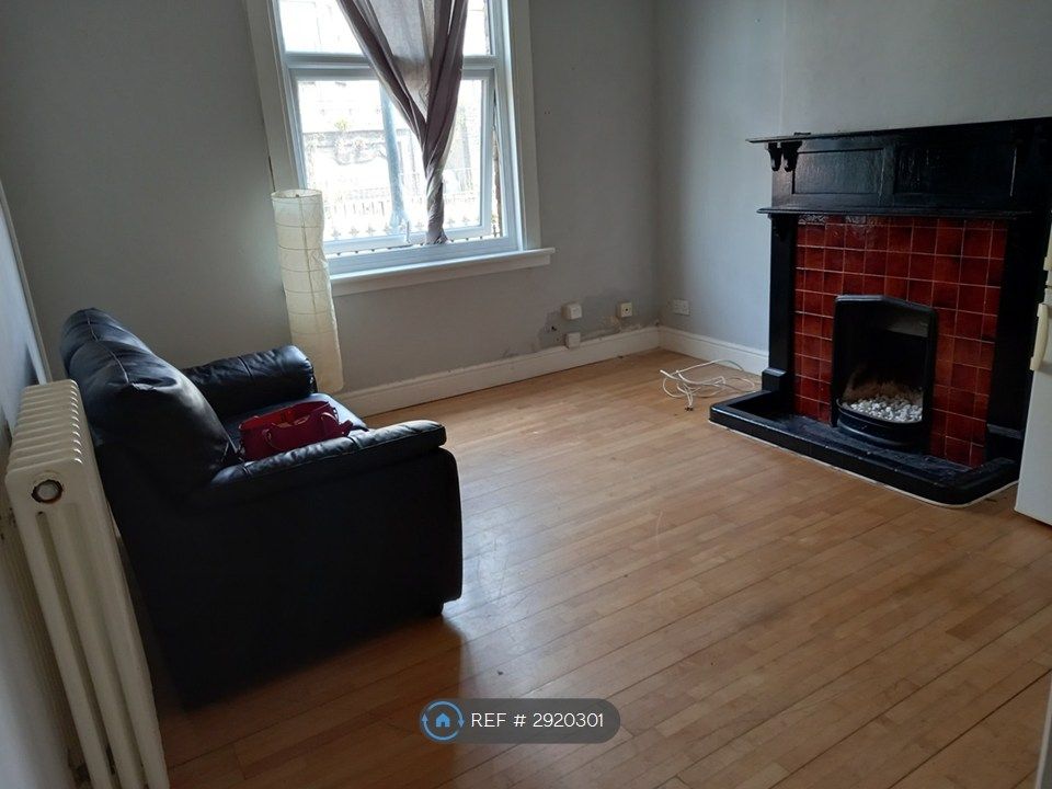 Property photo 3 of 7 Lounge Area