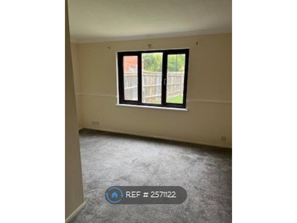 Property photo 2 of 6 Lounge