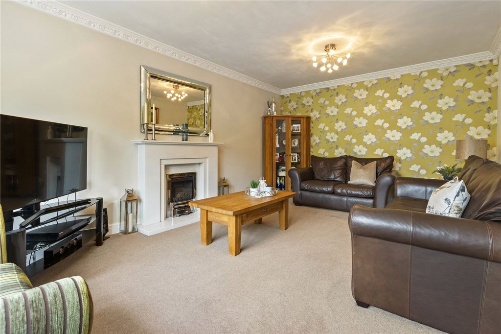 Property photo 3 of 38 Picture No. 20