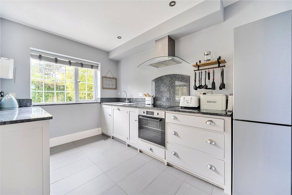 Property photo 2 of 15 Picture No. 45