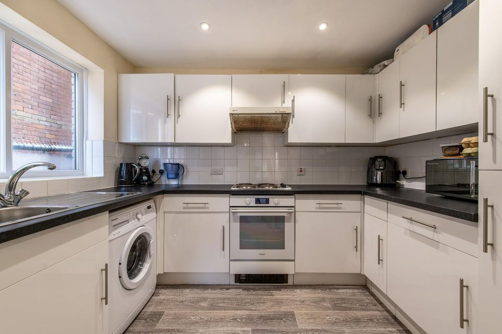 Property photo 2 of 13 Kitchen