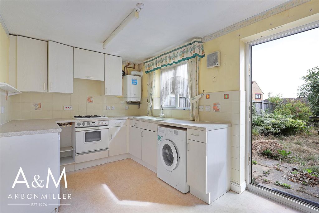 Property photo 3 of 16 Kitchen