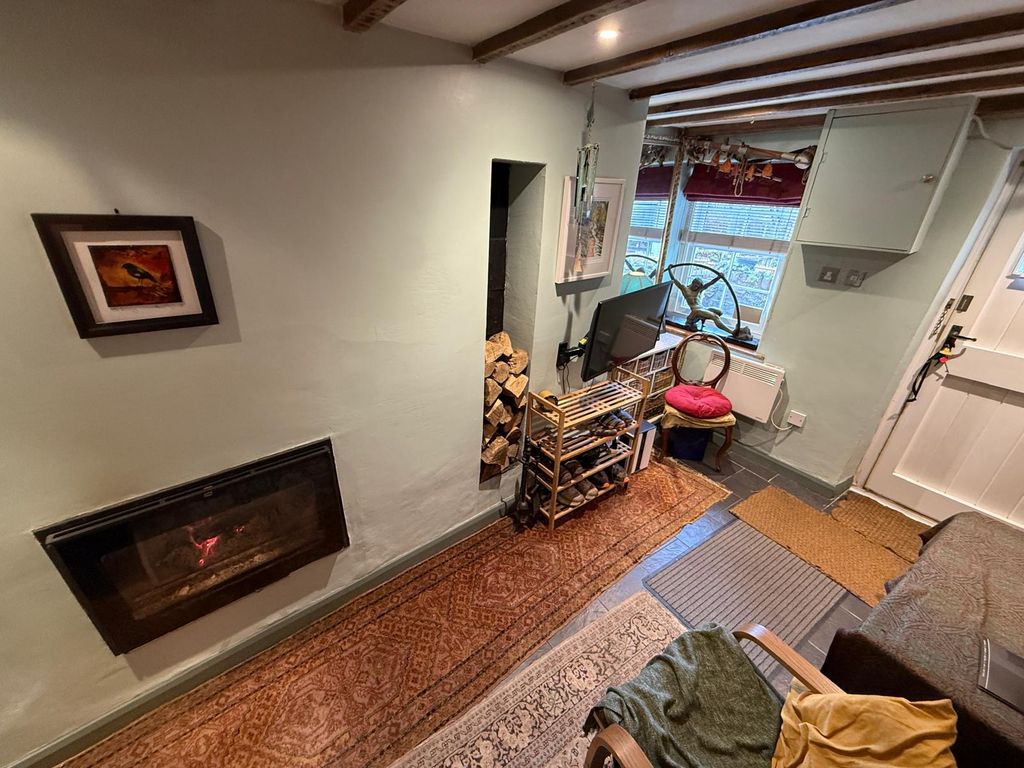 Property photo 3 of 12