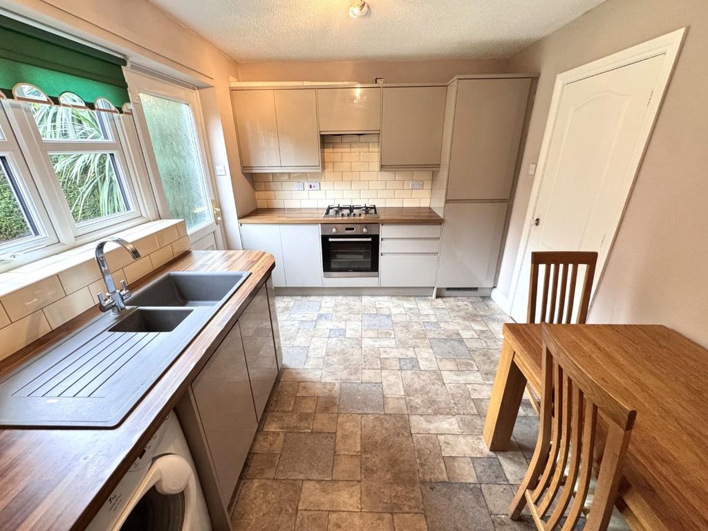 Property photo 3 of 15 Kitchen