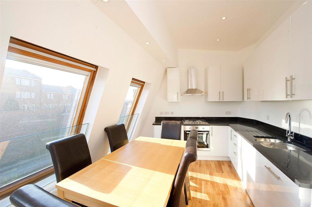 Property photo 3 of 11 Lettings Brook Green Lena Gardensa - Kitchen.Jpg