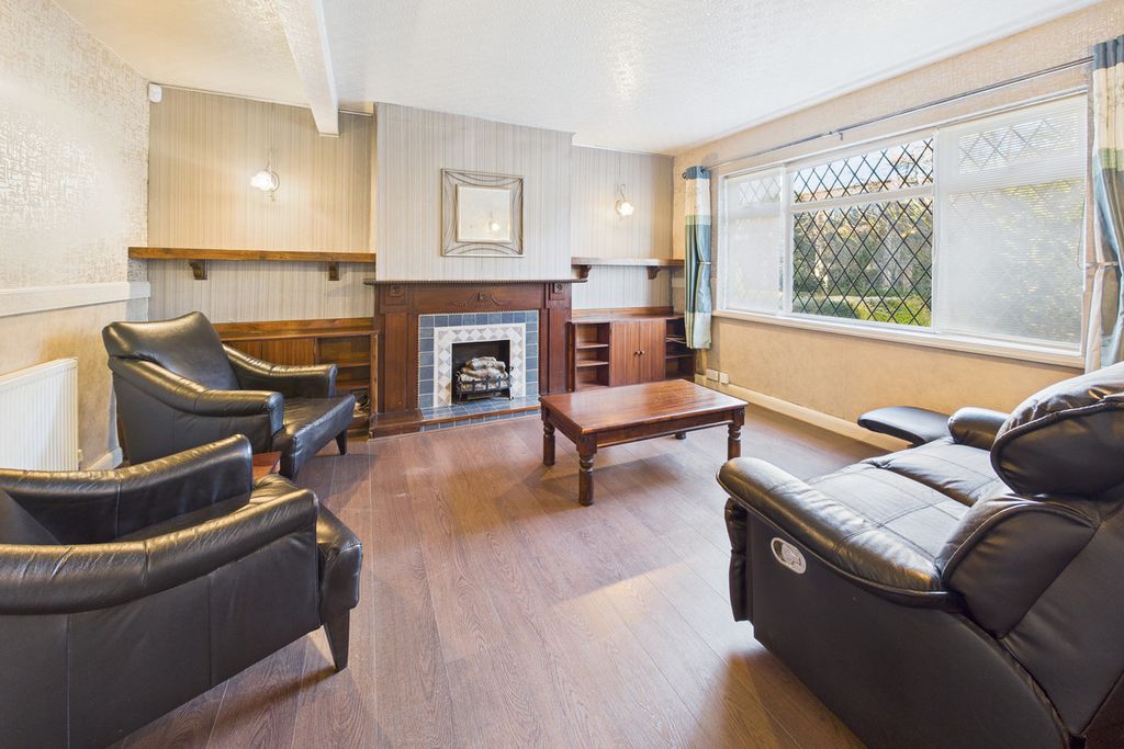 Property photo 2 of 21