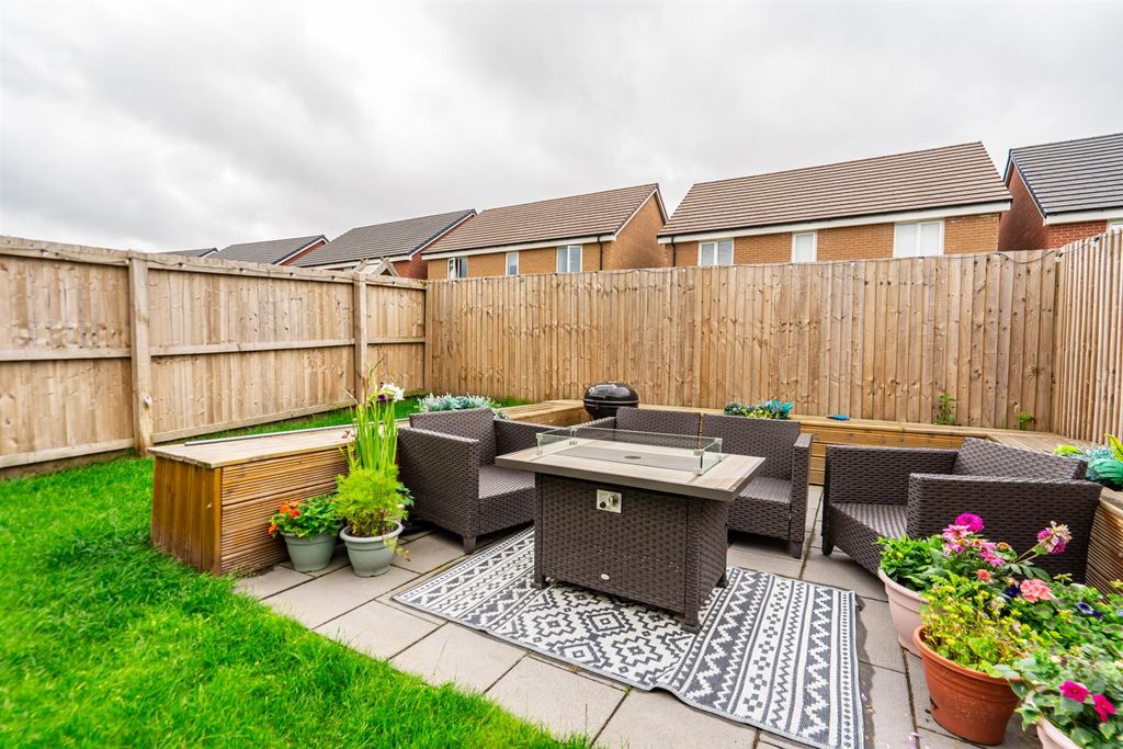 Property photo 2 of 22 Garden