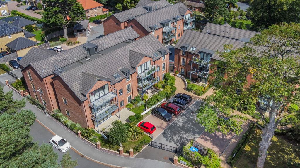 Property photo 1 of 19