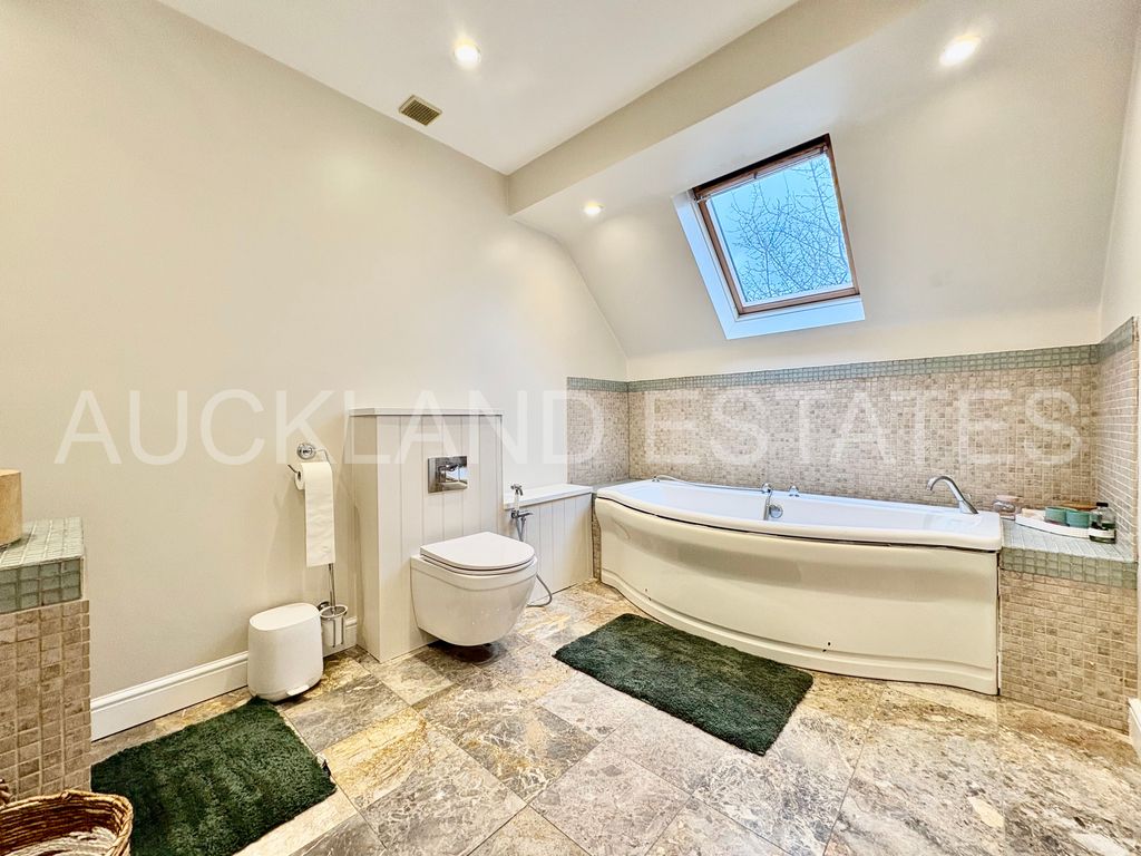 Additional image 26 of 5 bed detached house for saleFoxes Lane, Brookmans Park AL9