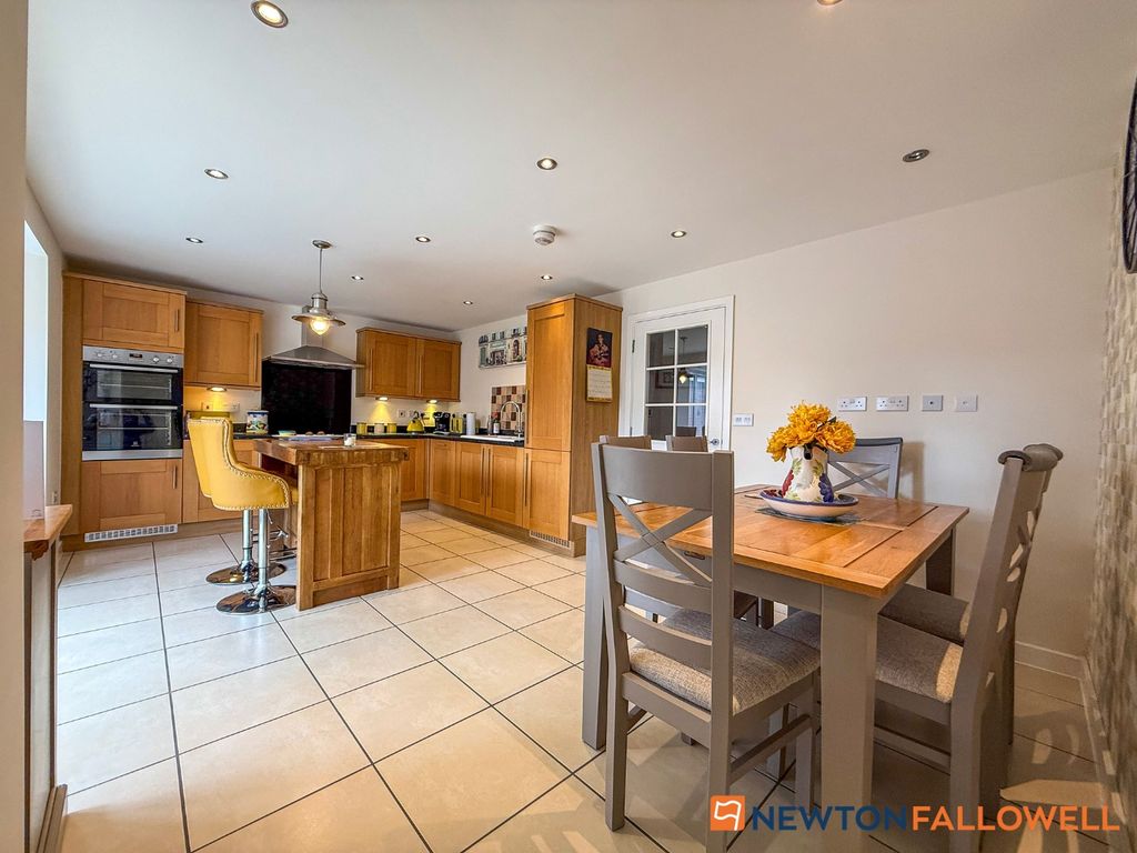 Property photo 2 of 26