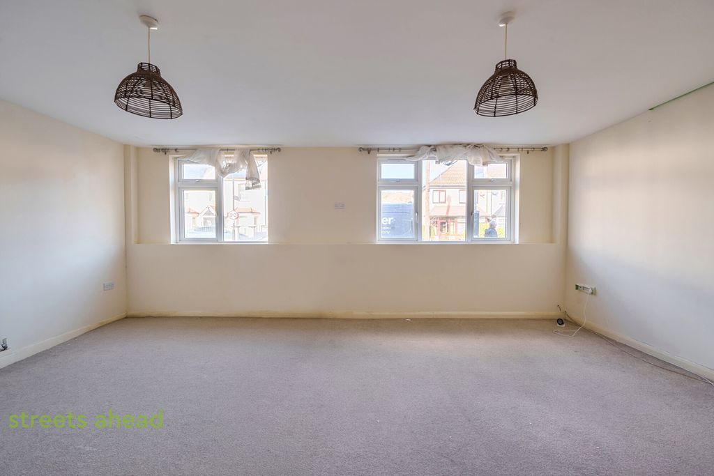 Property photo 3 of 16 Ec0c2877-A062-48F...