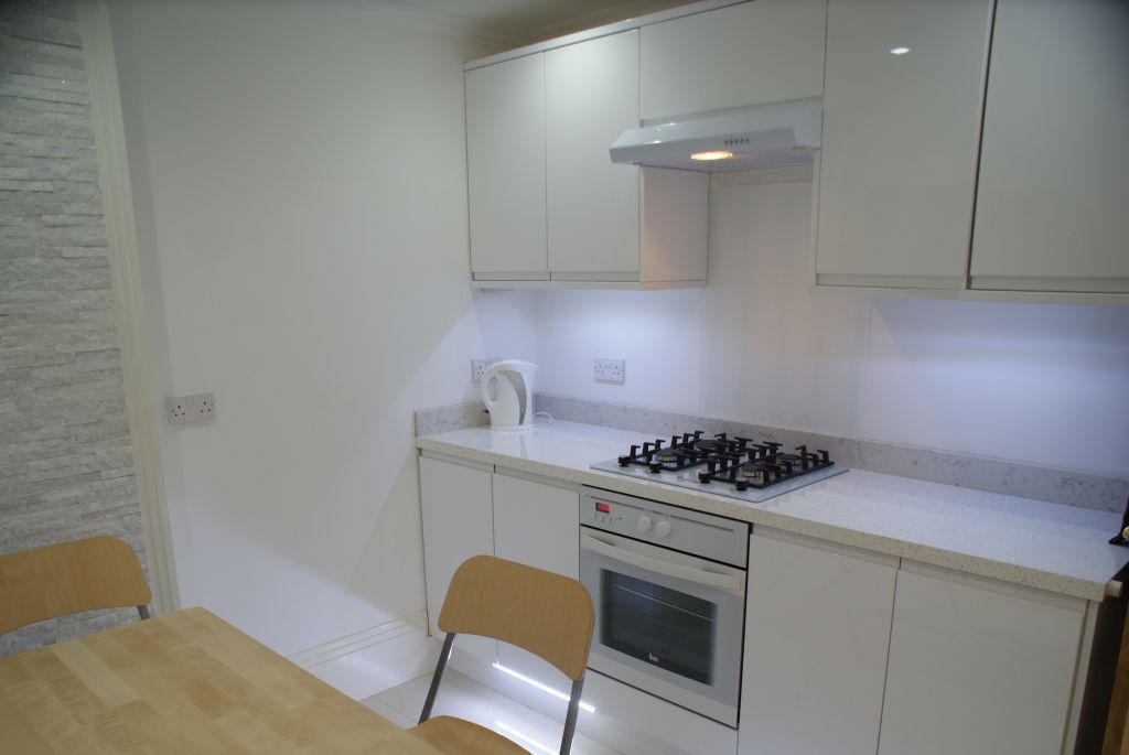 Property photo 3 of 8 Kitchen