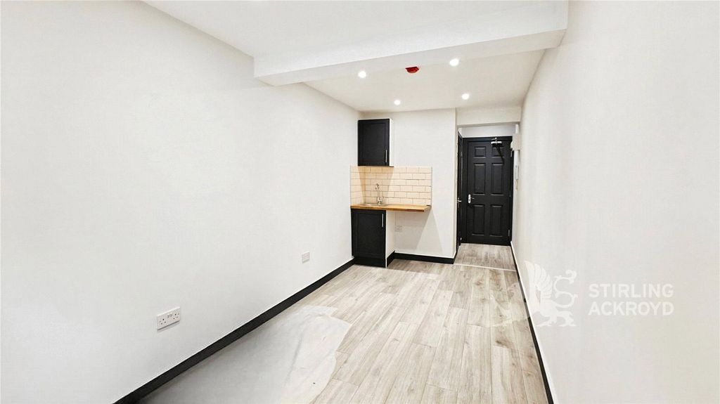 Property photo 3 of 4 Bedroom 3