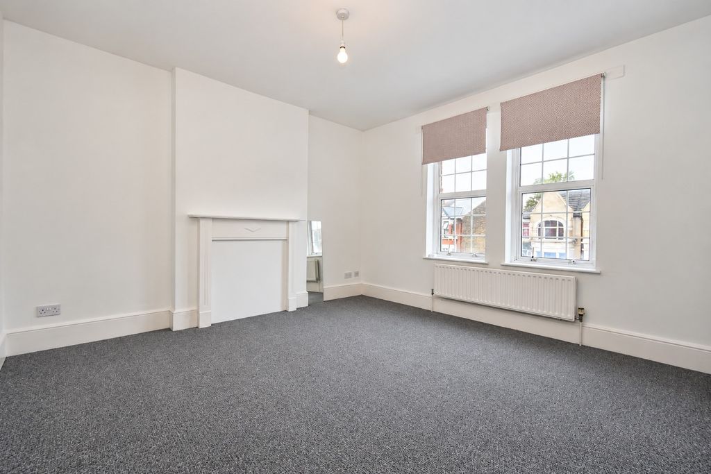 Property photo 2 of 9 3215642