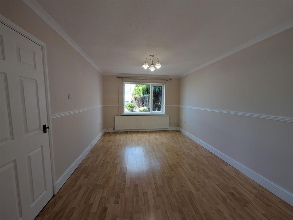 Property photo 3 of 17 1000018159.Jpg