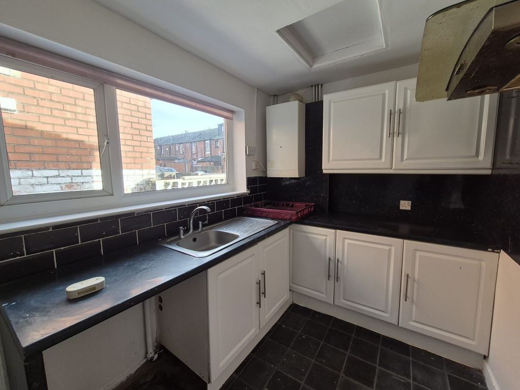 Property photo 2 of 3