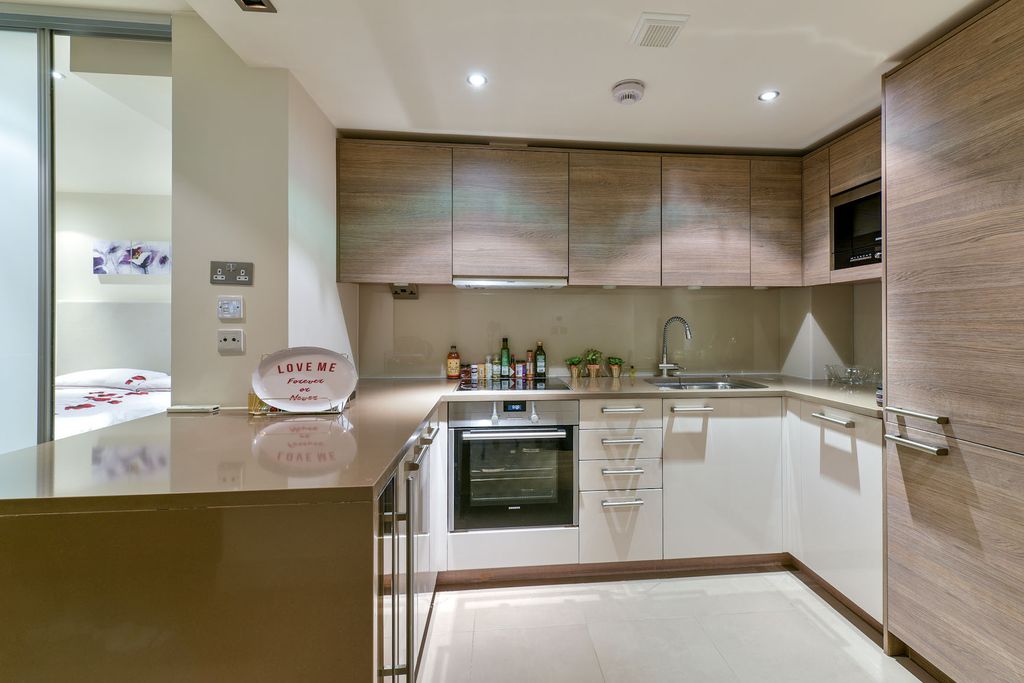 Property photo 3 of 7 Kitchen