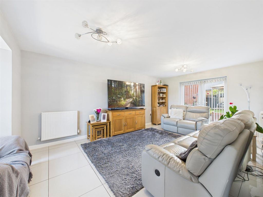 Property photo 3 of 19 Cam02435G0-Pr0074-Still011.Jpg