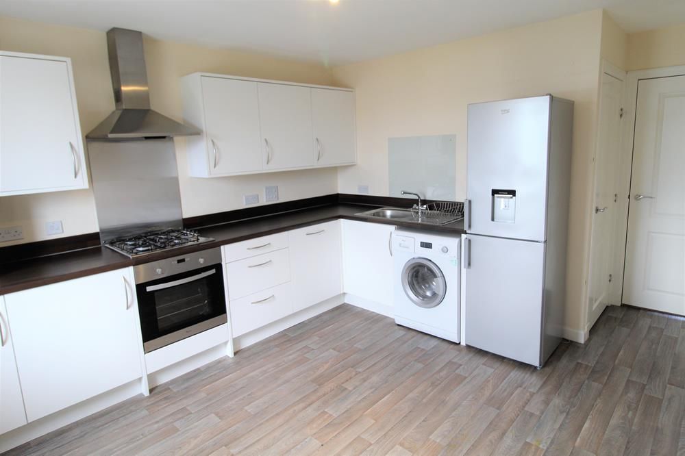 Property photo 3 of 8 Kitchen