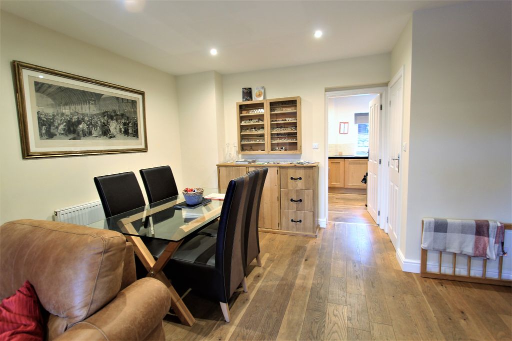 Property photo 3 of 23