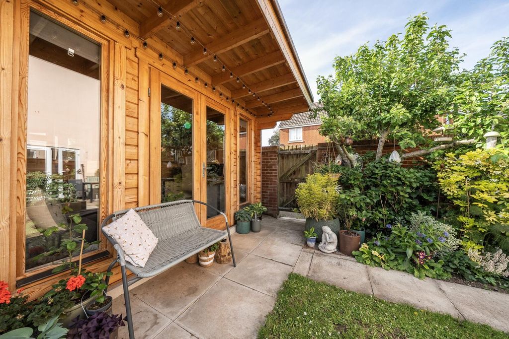 Property photo 2 of 19 Exterior