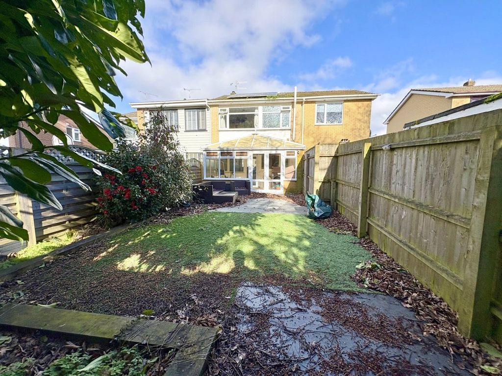 Property photo 2 of 28