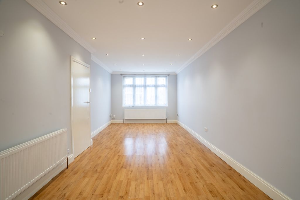 Property photo 3 of 15 4589533