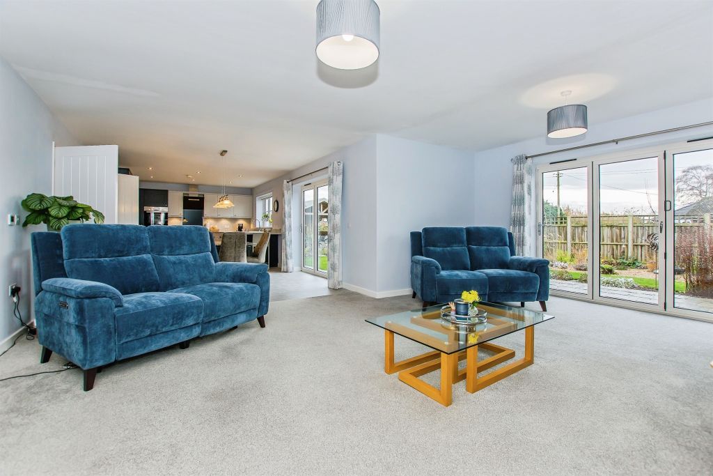 Property photo 2 of 33