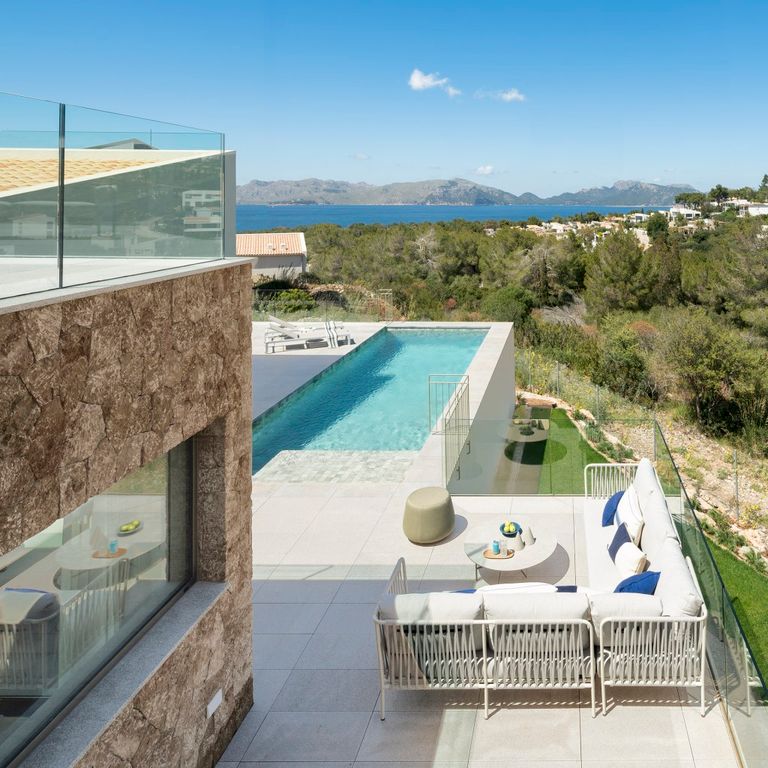 Property photo 3 of 19 View 3