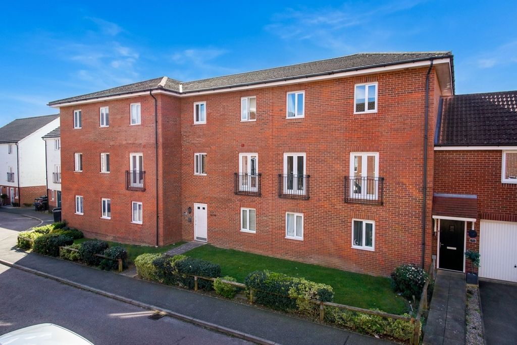 Property photo 1 of 18