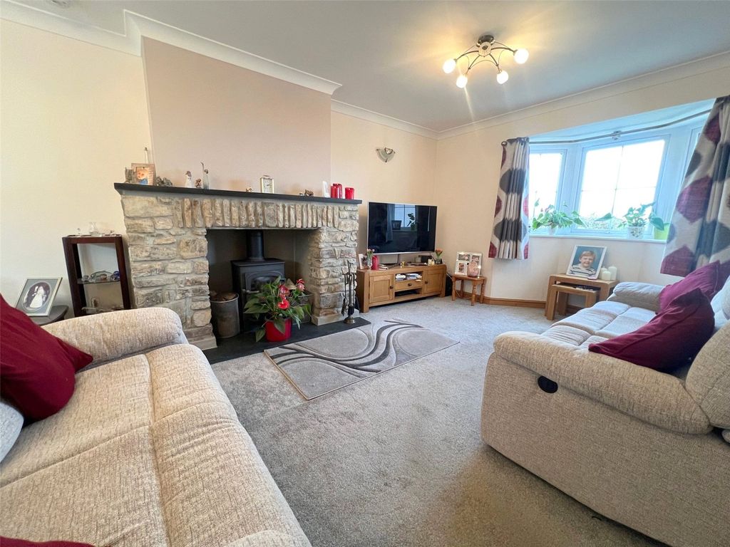 Property photo 2 of 35 Picture No. 02