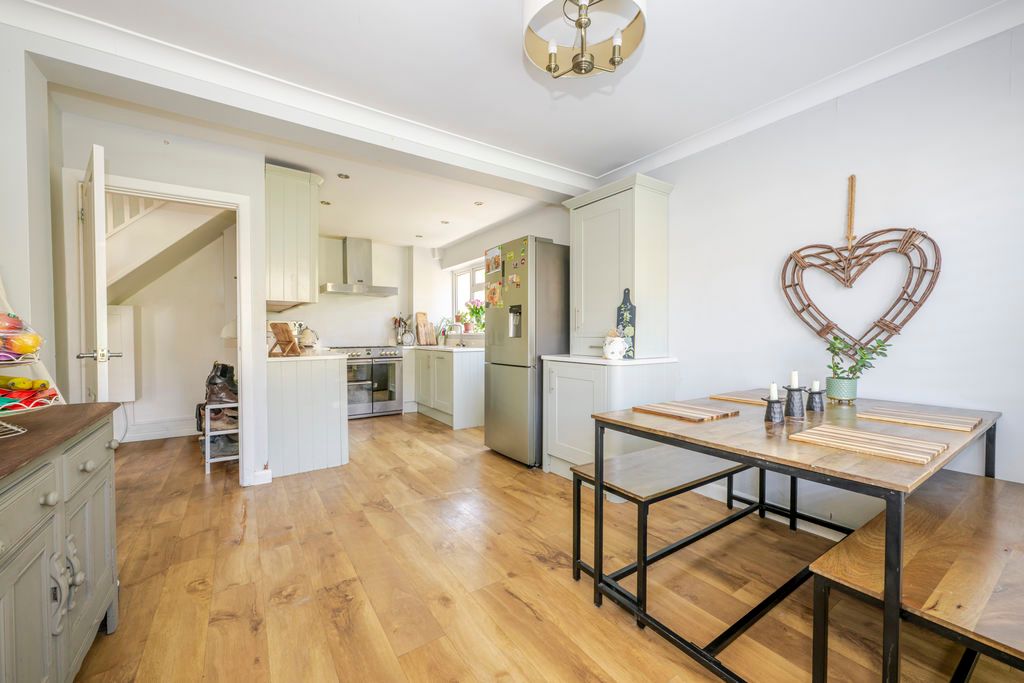 Property photo 3 of 16 Photo 4