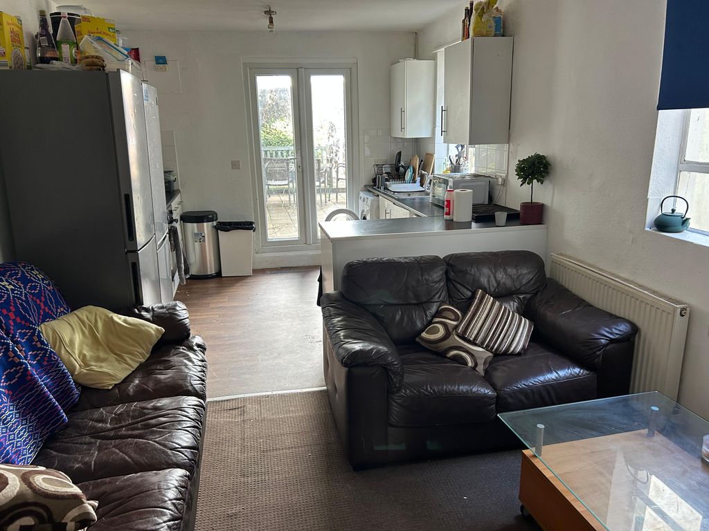 Property photo 3 of 21 6