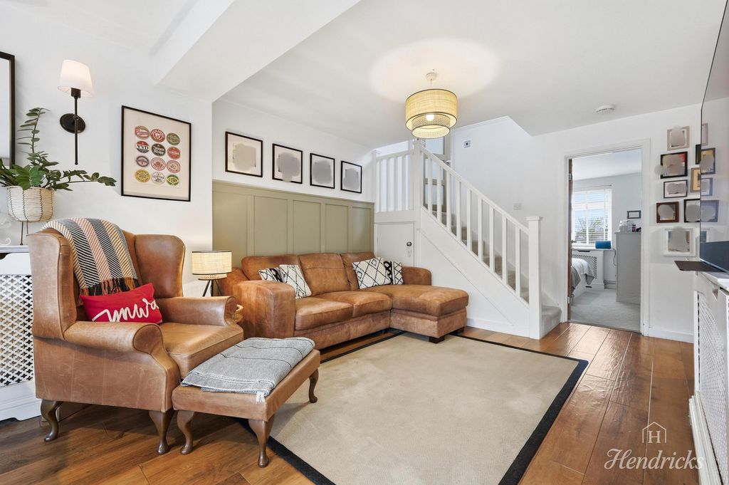 Property photo 2 of 23