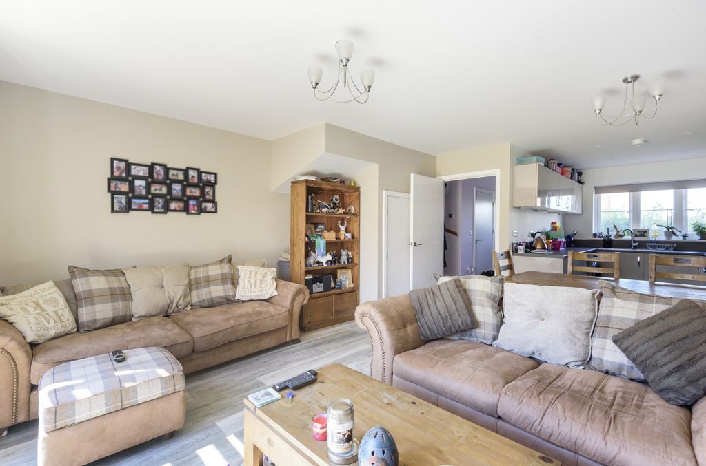 Property photo 2 of 14 Mnukcsrwb22049202