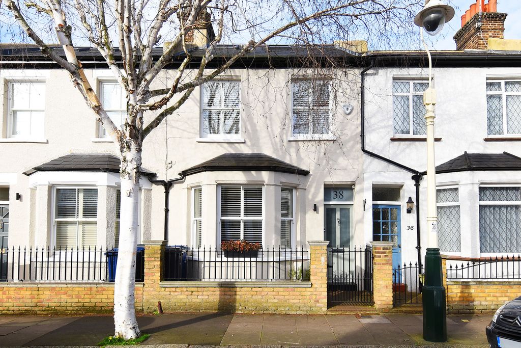 Property photo 1 of 11 Coningsby Road, W5 - Exterior 1