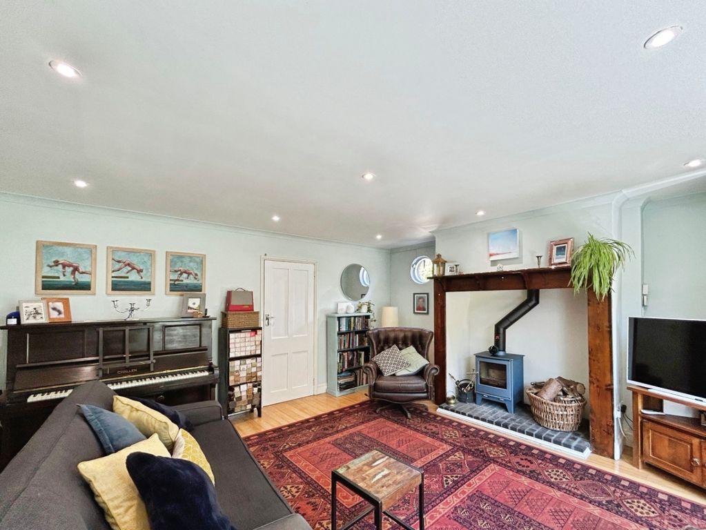 Property photo 2 of 25 5034047