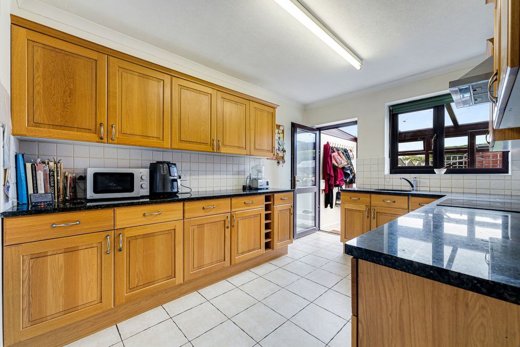 Property photo 3 of 22