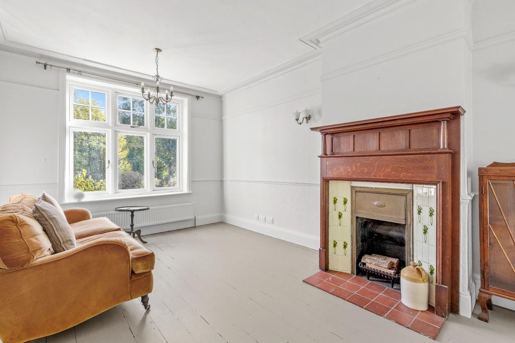 Property photo 3 of 22 Sitting Room