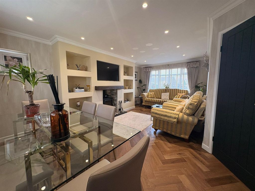 Property photo 2 of 26 Living Room