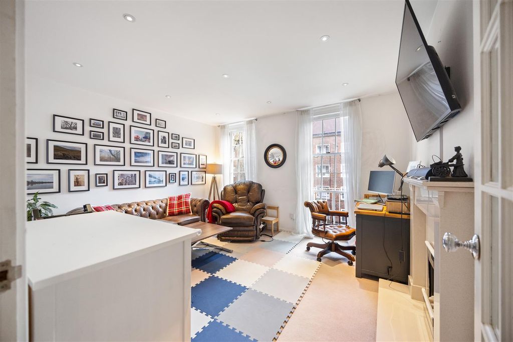 Property photo 3 of 11