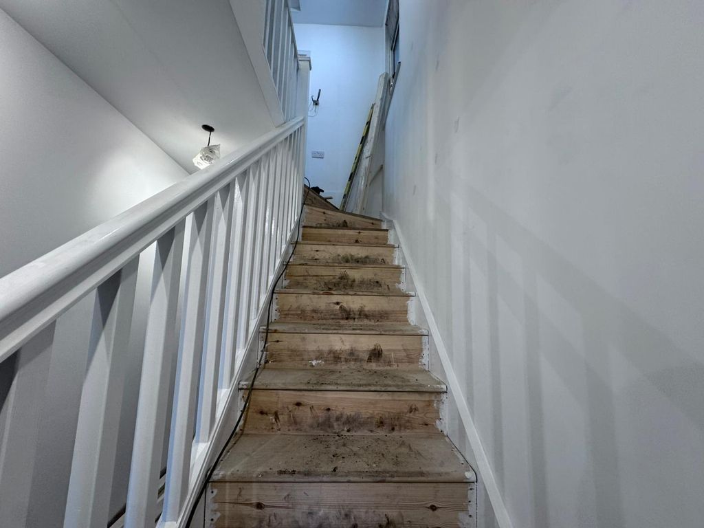 Property photo 2 of 8 Photo 1