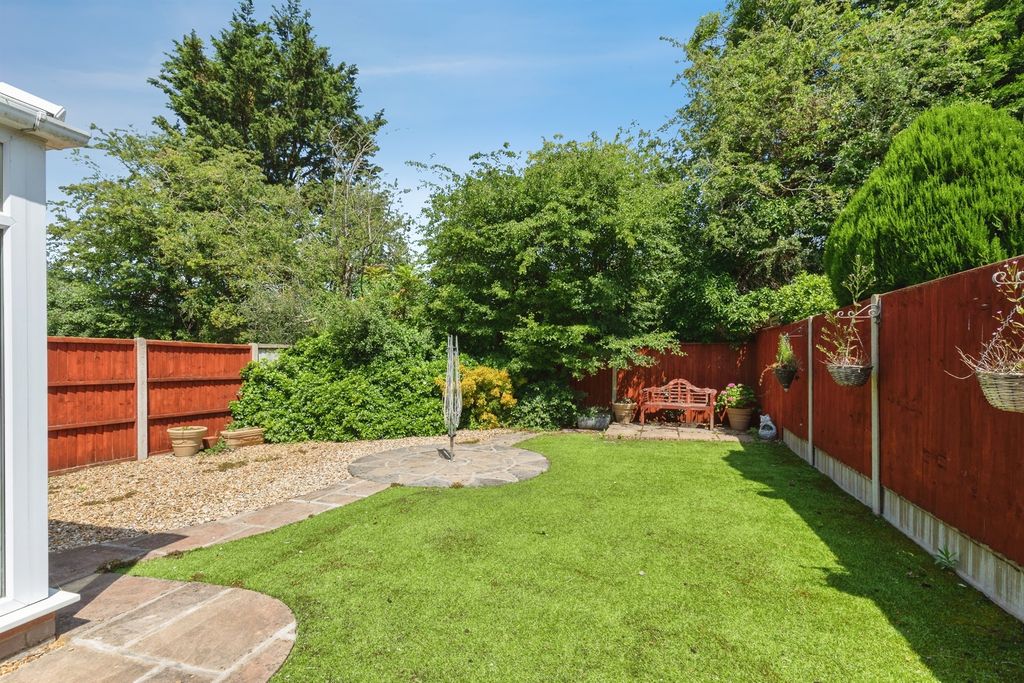 Property photo 2 of 20