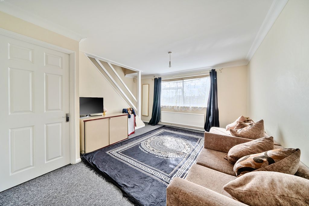 Property photo 2 of 17 Photo 1