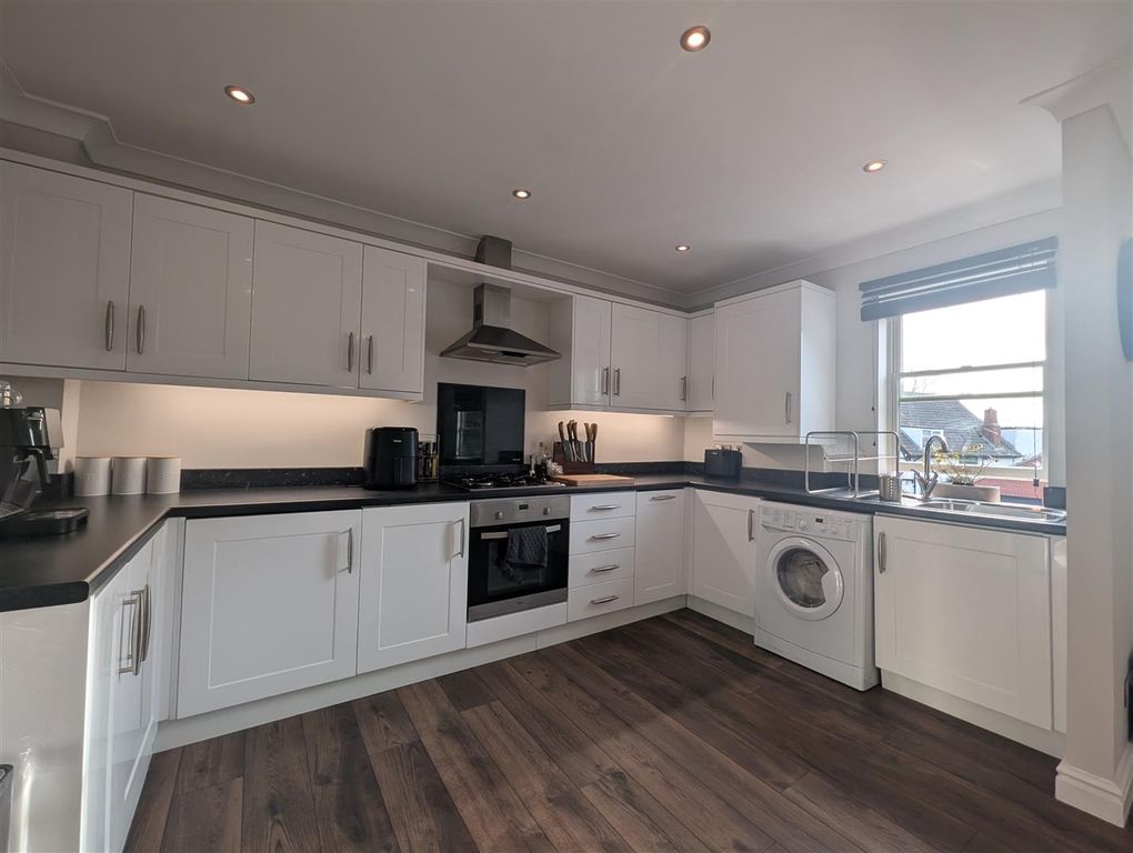 Property photo 3 of 12 Lounge/Kitchen/Diner