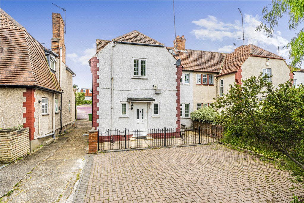 Property photo 1 of 16 1 - Front