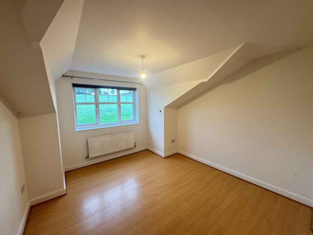 Property photo 3 of 7 Bedroom 1