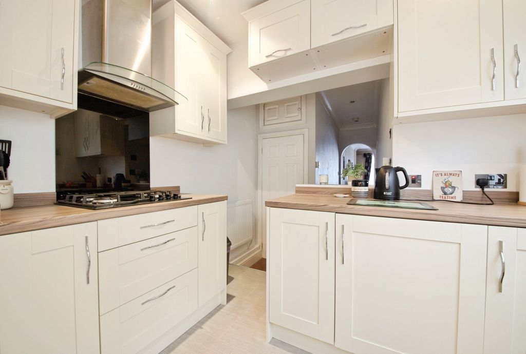 Property photo 3 of 15 Photo