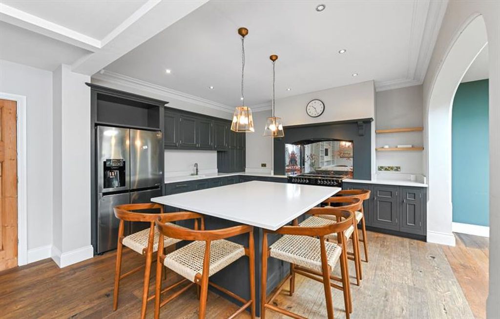 Property photo 1 of 50