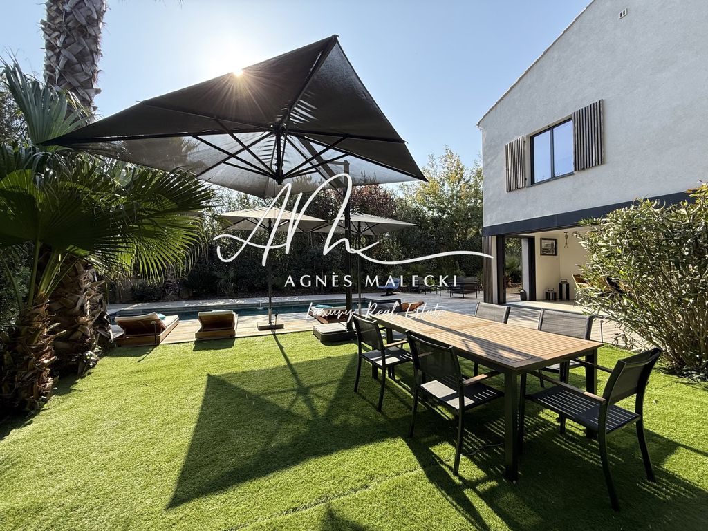 Property photo 1 of 13 Gigaro Plages Private Estate Close To The Mythical Beach!